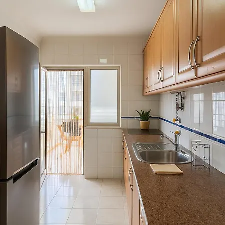 Apartment 10 Min Walk To Rocha Portimão